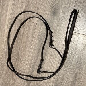 English thin dark brown reins